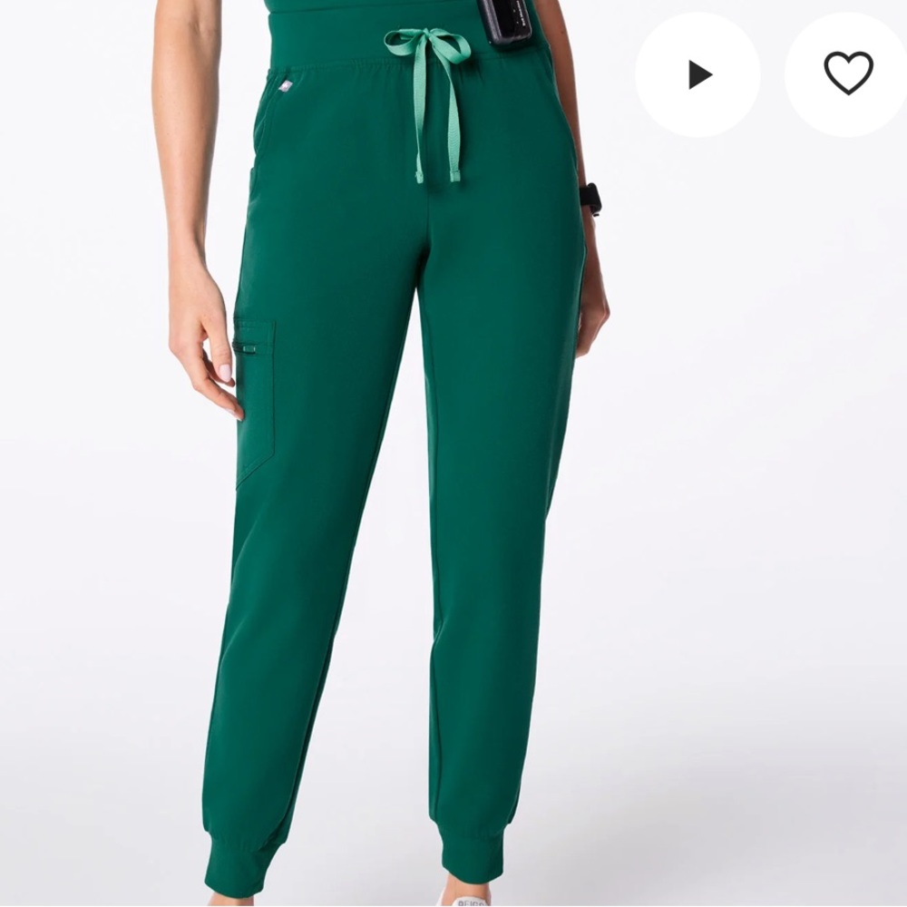 FIGS Hunter Geeen Women's Jogger Scrub Pants (petite)